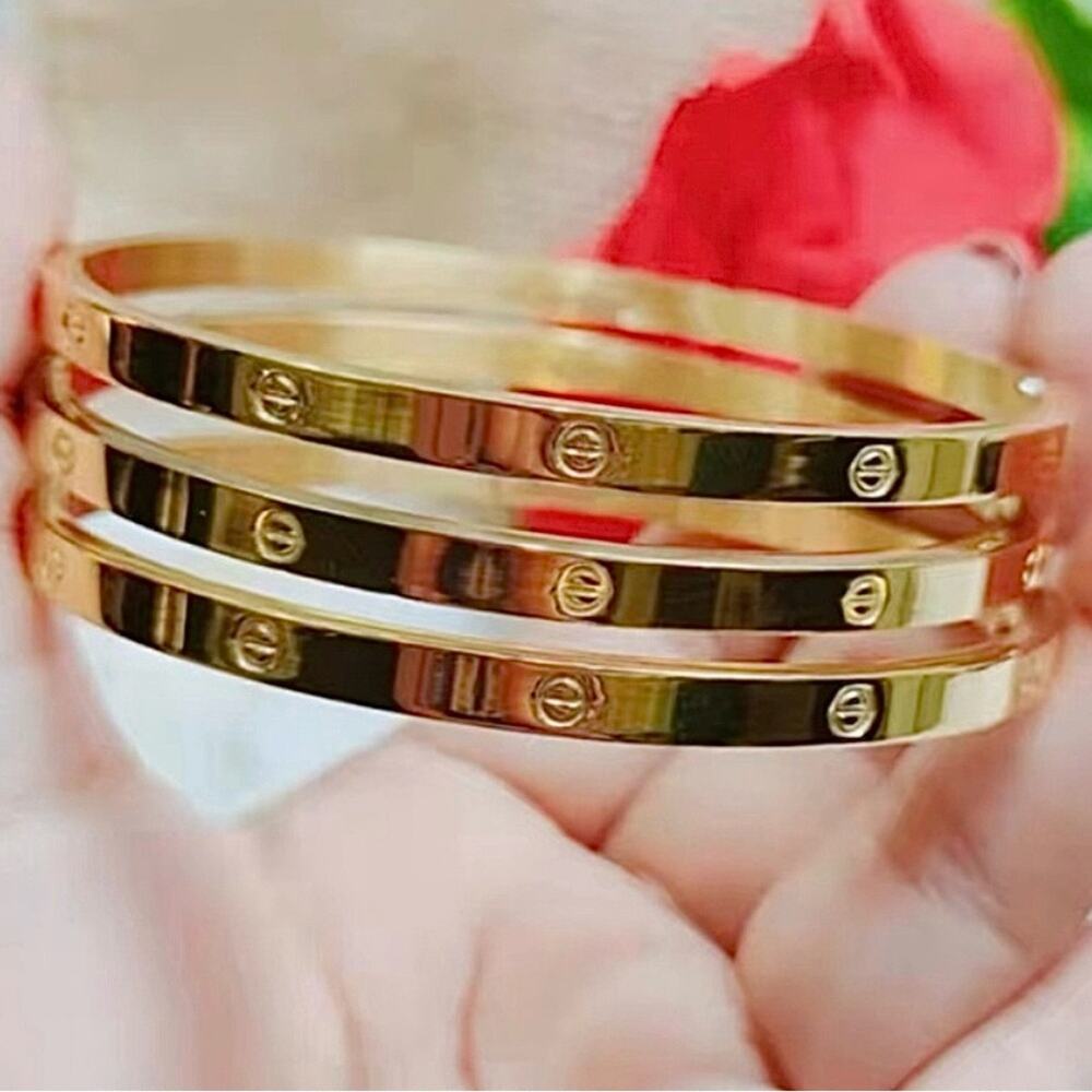 Stamped Love Thin Gold Bangle Bracelet No Stones - Picture 5 of 12